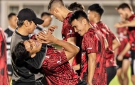 Trước giờ đấu Việt Nam, HLV Indonesia bỗng 'nổi cơn tam bành'