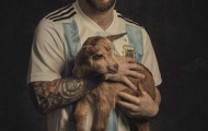Giải mã hình ảnh Messi ôm dê trước World Cup
