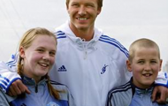 Phát sốt hình ảnh vợ chồng Harry Kane gặp Beckham 13 năm trước