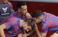 Phòng thay đồ Barca nổi giận với Laporta