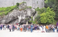 EURO 2016: Cuộc viếng thăm thánh địa lừng danh Lourdes