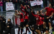 Leao đưa AC Milan lên đỉnh Serie A