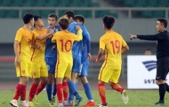 U22 Trung Quốc bị “ném đá” vì đá 2 trận… nhận 2 thẻ đỏ