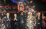 Quảng Nam FC nhận chiếc cúp thứ 2 tại Gala các giải bóng đá chuyên nghiệp QG năm 2017