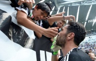 Biển người níu kéo Gianluigi Buffon trong ngày chia tay Juventus