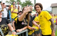 Sao tuyển Bỉ tươi như hoa trong ngày đầu ở Dortmund