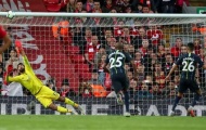 3 lần đối thủ dâng điểm cho Liverpool: Bom tấn thử sút pen và cái kết đắng!