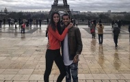 Dani Alves khoe ảnh tình tứ bên vợ dưới tháp Eiffel