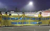 Cầu thủ SLNA tri ân người hâm mộ xứ Nghệ trên sân Cao Lãnh