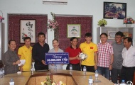 Thầy trò Hữu Thắng ngỡ ngàng với kiến thức bóng đá trẻ em làng SOS TP.HCM 
