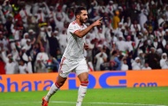 HLV nói gì khi 'sát thủ' UAE vượt mặt Messi?