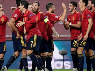 Tây Ban Nha ăn mừng sau màn 'hủy diệt' Đức 