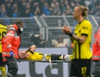 Dortmund lên đầu bảng trong ngày Reus nhận cú sốc