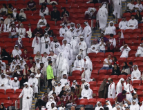 CĐV Qatar bỏ về sớm sau 2 bàn thua của đội nhà