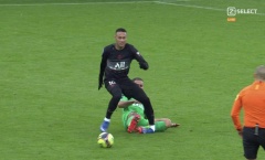 SỐC! Neymar chấn thương nặng, lật cổ chân