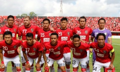Thủng lưới 3 bàn trong 10 phút, FLC Thanh Hóa thua ngược trên đất Indonesia