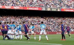 CĐV Barca trầm trồ: Messi đã tạo nên định nghĩa sút phạt mới!