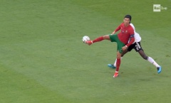 Ronaldo tạo cú lừa cho Rudiger, xử lý bóng kiểu 'no look' đẳng cấp