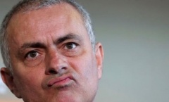 Bị Mourinho thanh trừng, sao Roma lên tiếng trách móc