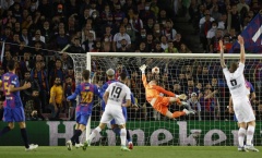 Barca vỡ Europa League: Nỗi ám ảnh của Xavi