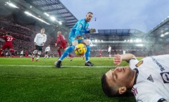 Man United sau thảm họa Anfield: Mệt quá… đôi tai này