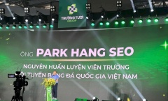 Vừa đổi tên, CLB Việt Nam đã có sự giúp sức của HLV Park Hang-seo