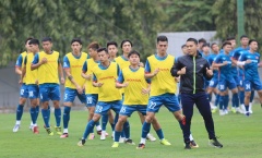 HLV Philippe Troussier 'chăm sóc' 60 cầu thủ ở tuyển Việt Nam và U23