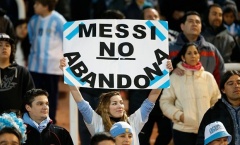 CĐV Argentina cảm ơn Messi không bỏ đội tuyển
