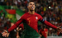 Người hâm mộ vây kín Ronaldo tại Madrid