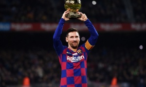 Messi 'quay xe' với Barcelona 