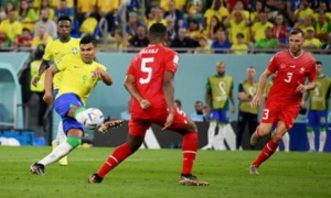 Siêu phẩm của Casemiro đưa Brazil vào vòng 1/8
