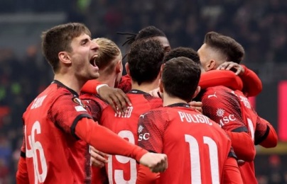  Cựu sao Chelsea giúp Milan hủy diệt Rennes 