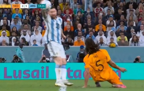 Toàn cảnh Messi và đồng đội 'đánh bóng chuyền' 