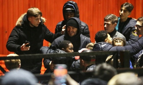 Beckham bị CĐV bao vây khi đến xem con trai thi đấu|các đội tham dự aff cup 2021