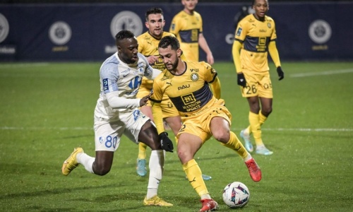 Pau hòa trận thứ 7 ở Ligue 2|trọng tài aff cup 2021