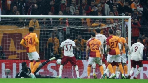 Công làm Onana phá, Man United mất điểm khó hiểu trước Galatasaray