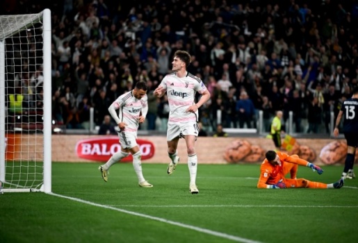 Vlahovic định đoạt, Juventus phục thù Lazio