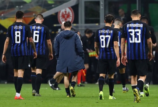 “Tội đồ” Stefan De Vrij khiến Inter Milan ôm hận trước Eintracht Frankfurt