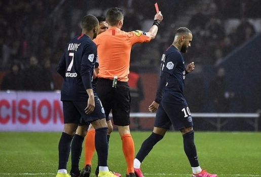 Thuyền trưởng PSG nói gì sau tấm thẻ đỏ của Neymar?