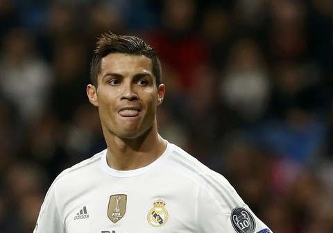 Fan Ronaldo nổi giận với Real Madrid