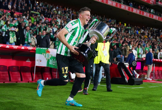 Joaquin vô địch Copa del Rey với Betis ở tuổi 41