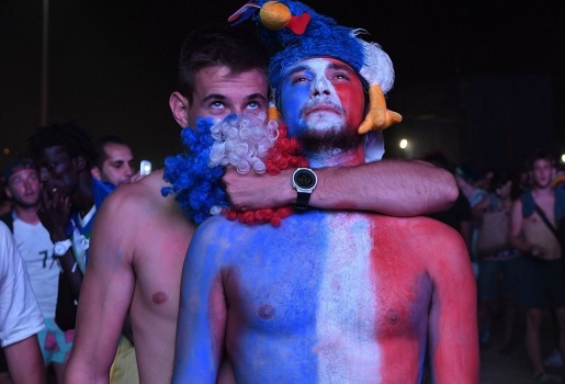 Thua Bồ, fan tuyển Pháp ôm mặt khóc rưng rức