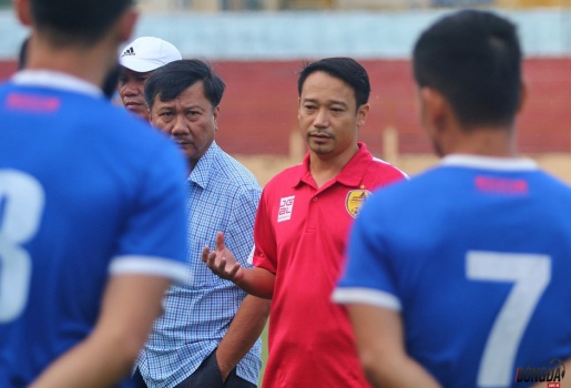 HLV Vũ Hồng Việt chờ công thức và làn gió mới ở Quảng Nam FC
