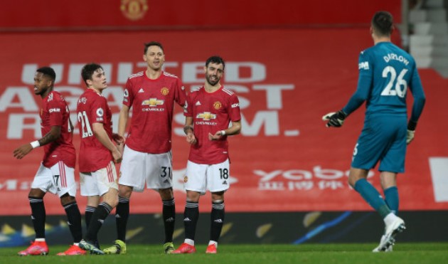 Paul Scholes urges Manchester United to sign a ‘dominant’ centre-back to become Premier League title - Bóng Đá