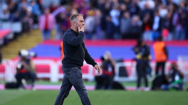 SỐC! HLV Barca nóng giận đập tan iPad ở trận thắng Celta Vigo nghẹt thở