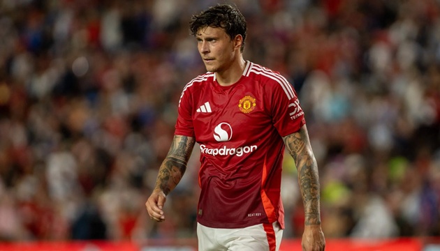 8 đội bóng từ Premier League và châu Âu theo đuổi Victor Lindelof
