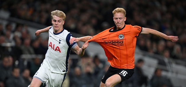 Arsenal theo đuổi Hugo Larsson nhưng mức giá 51 triệu bảng là rào cản