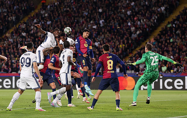 Hòa Inter, Flick đã thấy được vấn đề lớn nhất của Barca