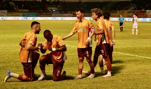 V.League những vòng hạ màn và nỗi lo 'xin-cho'