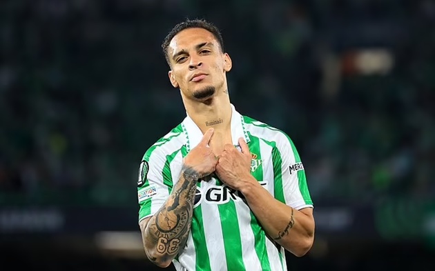 Man Utd ra giá bán Antony